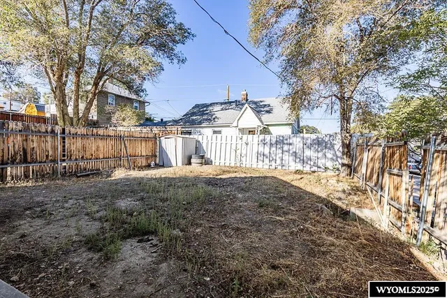 $179,000 | 804 Connecticut Avenue, Rock Springs, WY 82901