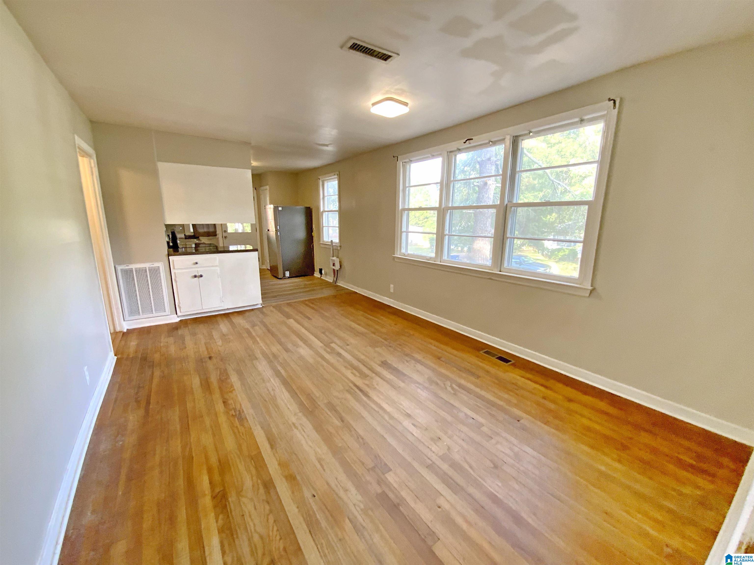 709 Glenwood Road Talladega, AL 35160 - Photo 5 of 37