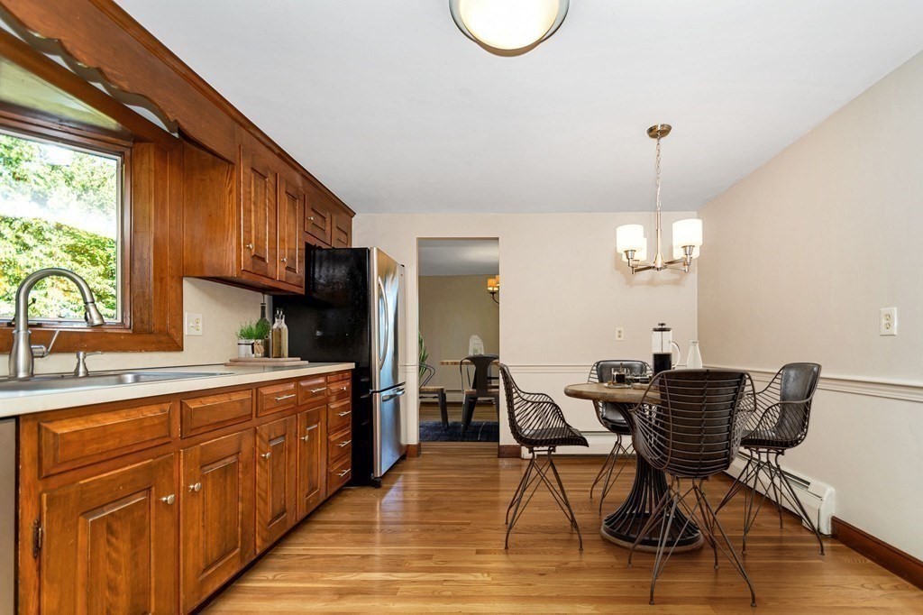 17 Wakefield Street Reading, MA 01867 - Photo 11 of 40