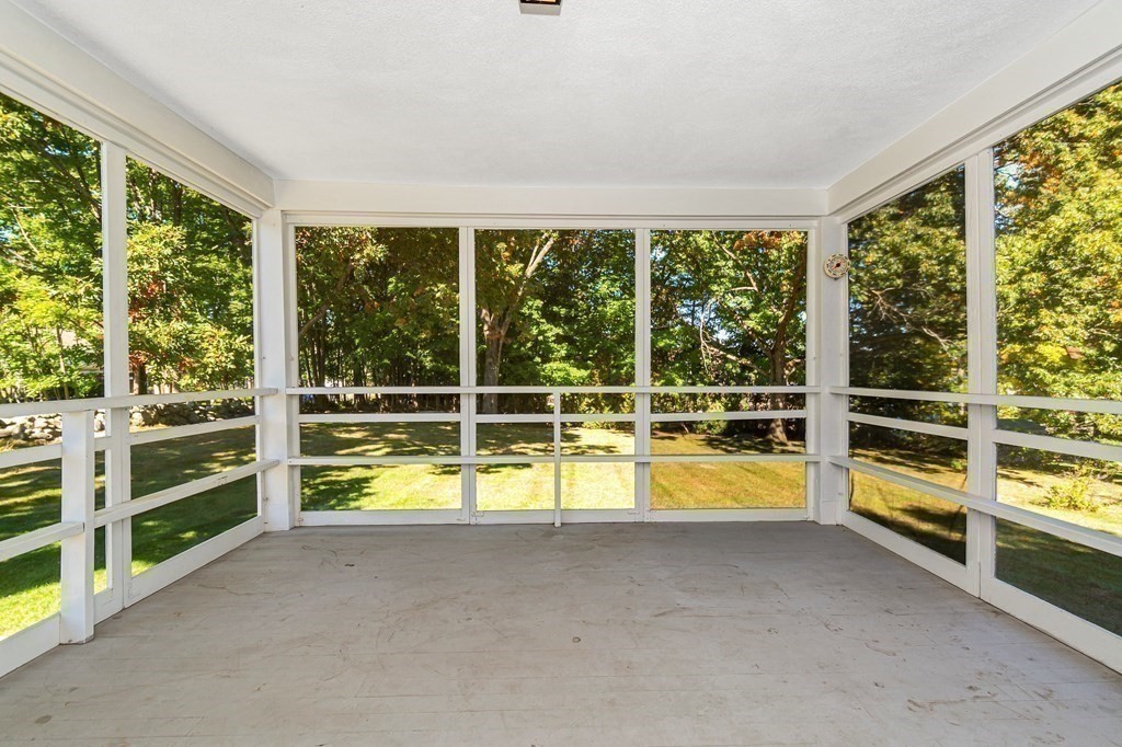 17 Wakefield Street Reading, MA 01867 - Photo 16 of 40