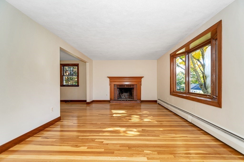 17 Wakefield Street Reading, MA 01867 - Photo 2 of 40