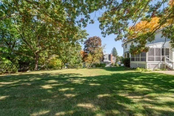 17 Wakefield Street Reading, MA 01867 - Photo 33 of 40