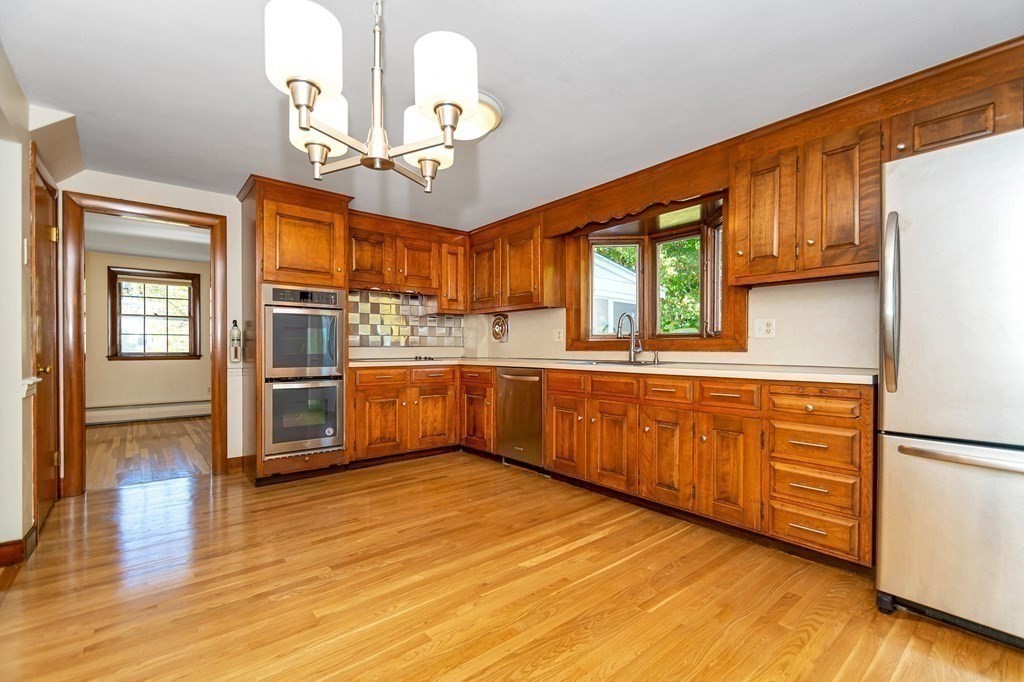 17 Wakefield Street Reading, MA 01867 - Photo 8 of 40