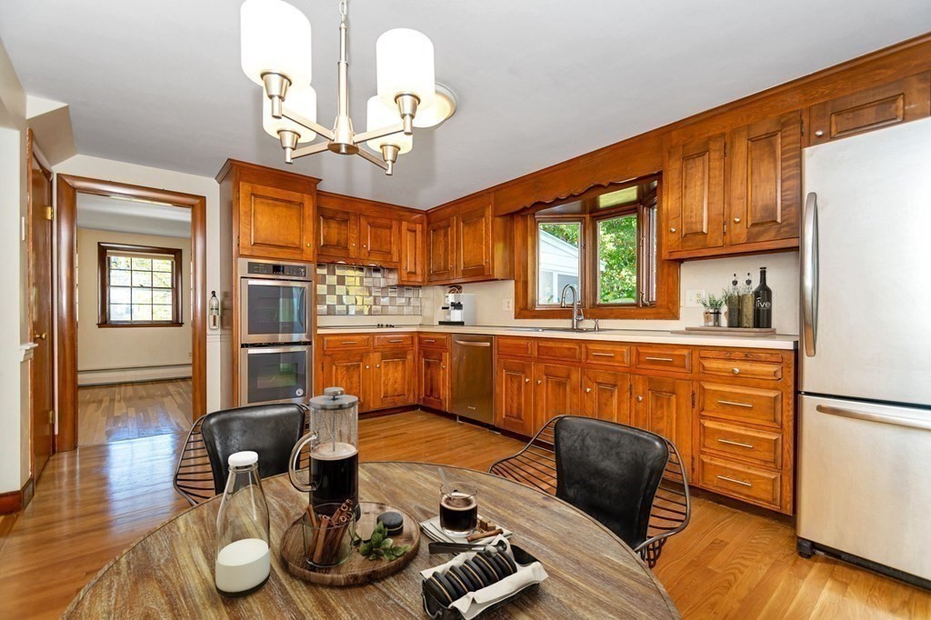 17 Wakefield Street Reading, MA 01867 - Photo 9 of 40