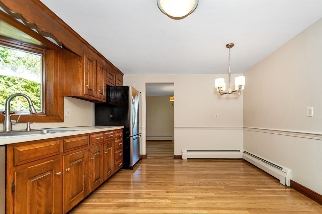 17 Wakefield Street Reading, MA 01867 - Photo 10 of 40