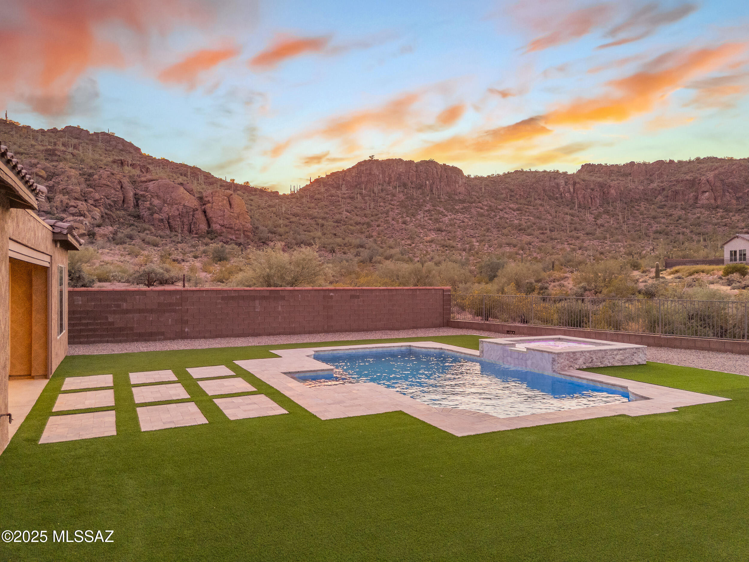8295 North Lone Ranger Road Tucson, AZ 85743 - Photo 9 of 44 Gallery Image 9