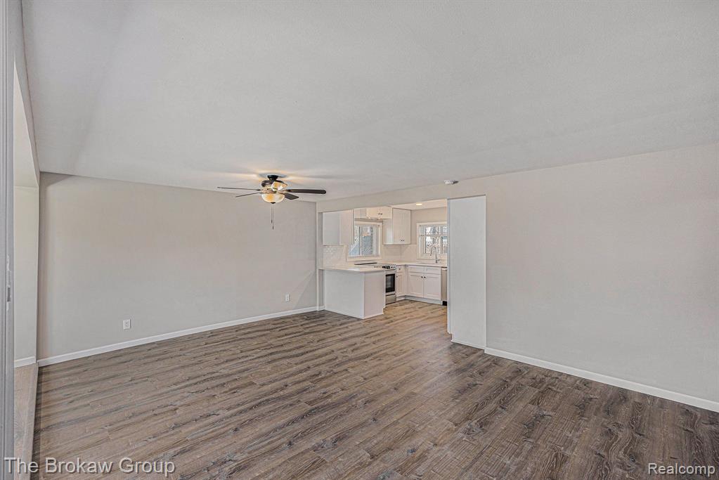 2985 Hessel Avenue Rochester Hills, MI 48307 - Photo 10 of 20