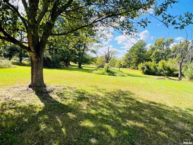 $145,000 | 295 Country Acres Road, Eldorado, IL 62930