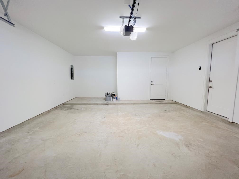2122 Blalock Road, Unit C Houston, TX 77080 - Photo 38 of 45 a view of a room with an empty space