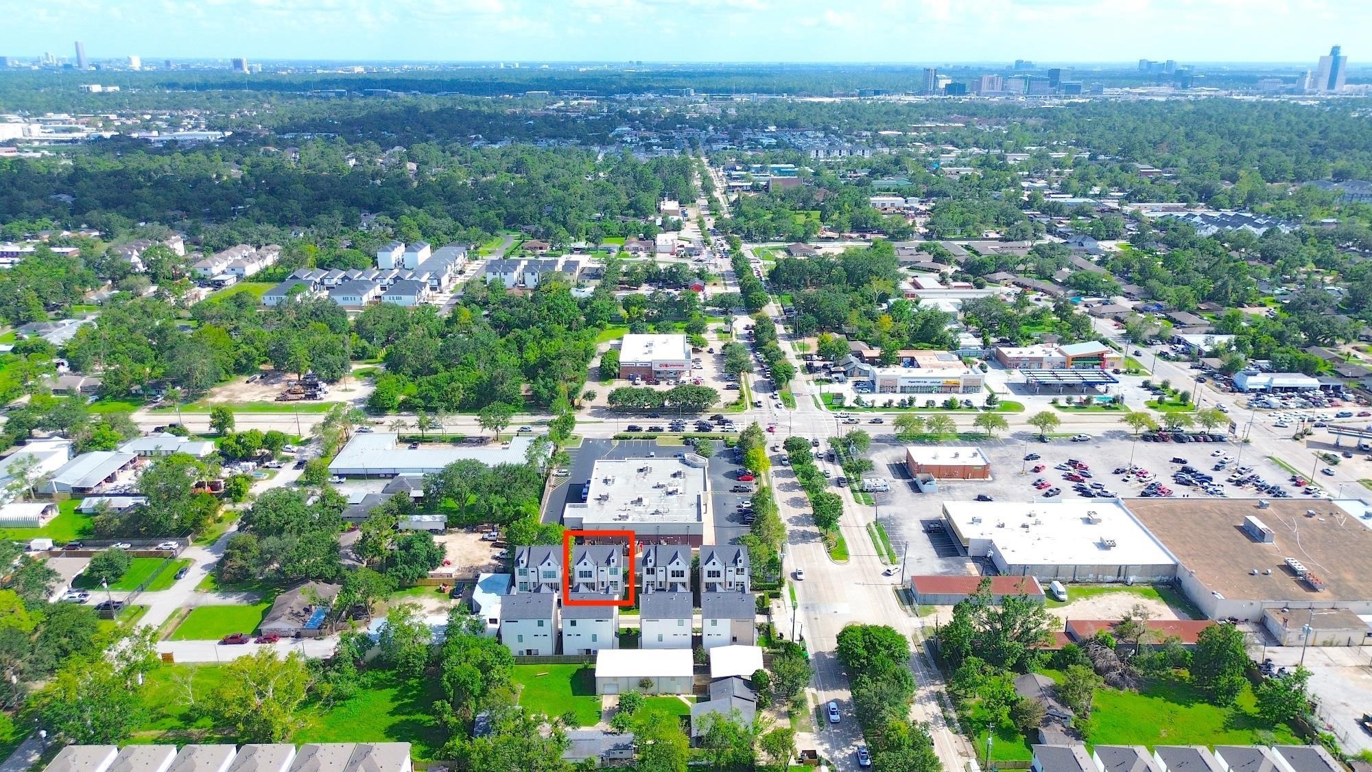 2122 Blalock Road, Unit C Houston, TX 77080 - Photo 43 of 45 an aerial view of multiple house