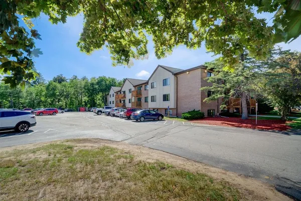 $265,000 | 5 Lancelot Court, Unit 2, Salem, NH 03079