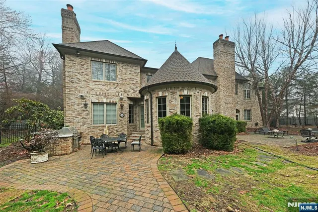 a view of a house with sitting area