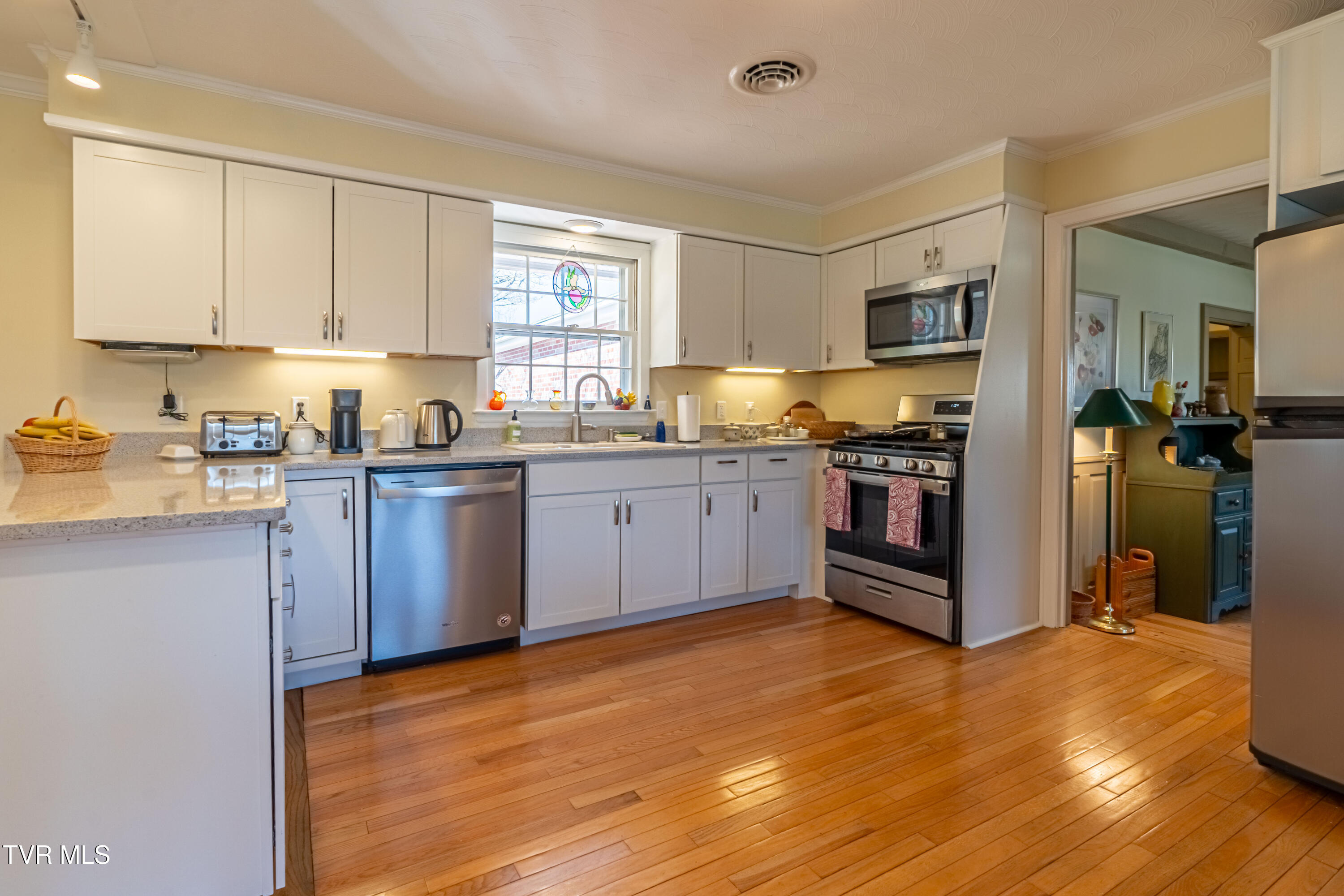 595 Court Street Northeast Abingdon, VA 24210 - Photo 15 of 46 New Kitchen