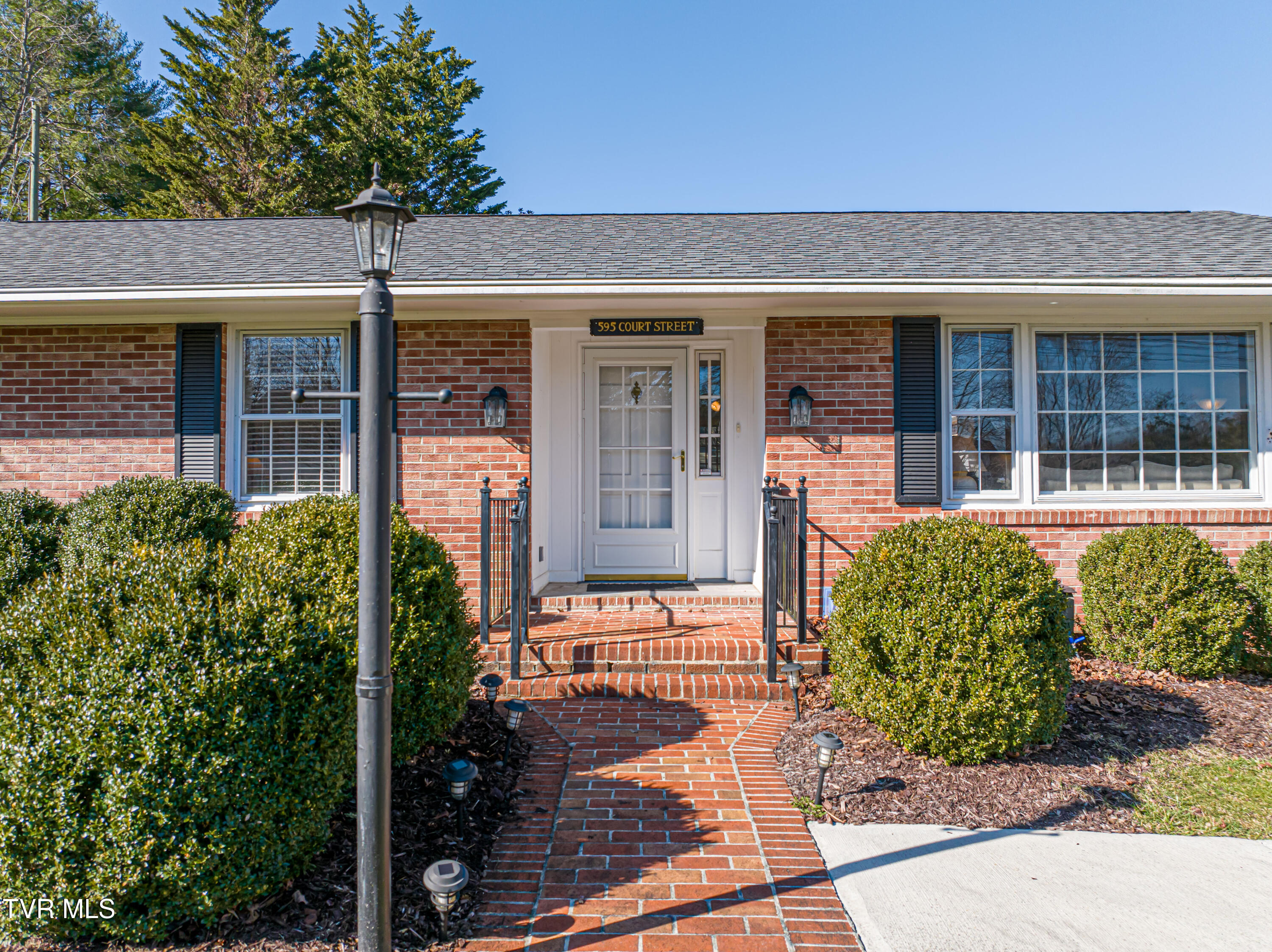 595 Court Street Northeast Abingdon, VA 24210 - Photo 2 of 46 Welcome!