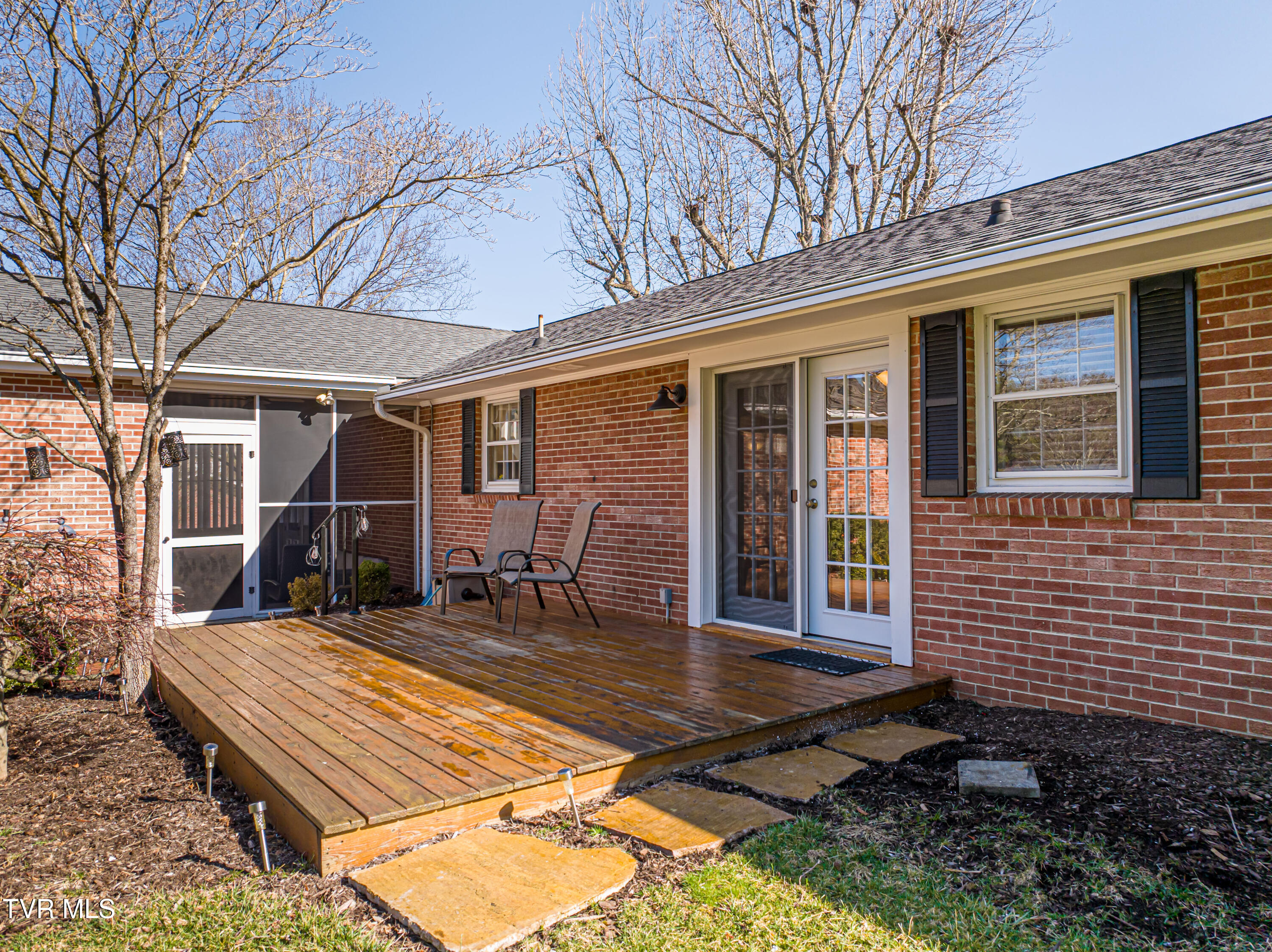 595 Court Street Northeast Abingdon, VA 24210 - Photo 8 of 46 Private Deck