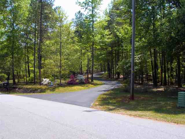 400 Seminole Point Road Fair Play, SC 29643 - Photo 3 of 22 Gallery Image 3