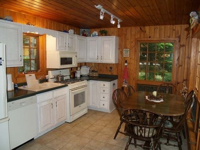 6639 North Forest Lake Road Land O'Lakes, WI 54540 - Photo 3 of 15 Gallery Image 3