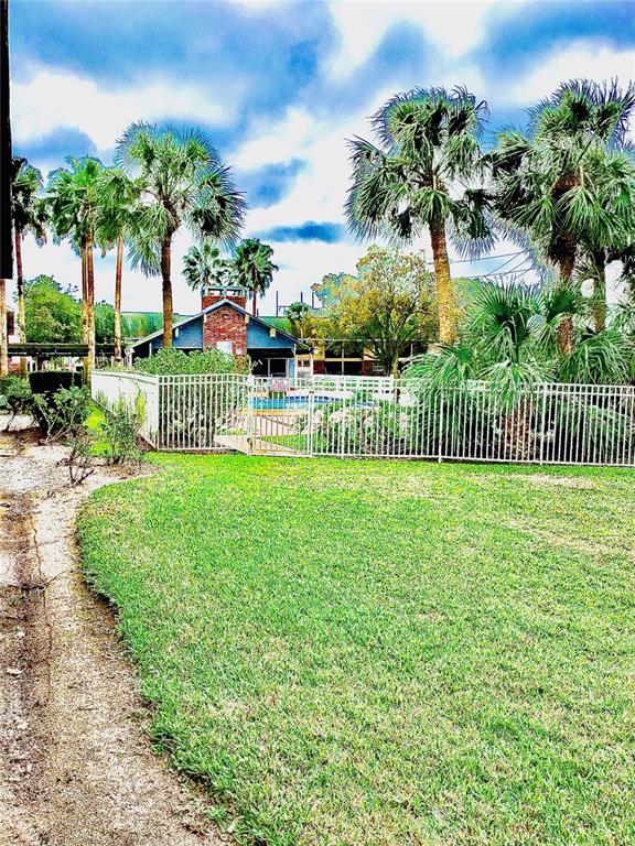 200 Country Club Drive, Unit 407 Largo, FL 33771 - Photo 5 of 33