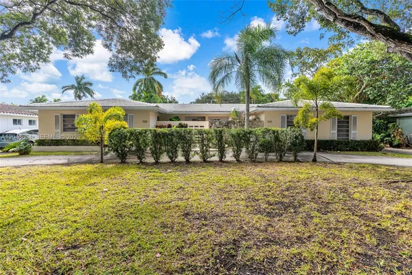 $5,998 | 1130 Cotorro Avenue, Unit 1130, Coral Gables, FL 33146