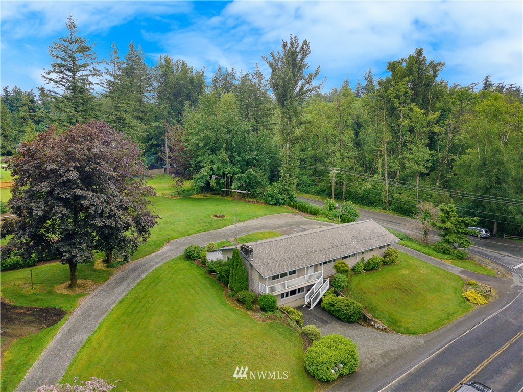 495 West Badger Road Lynden, WA 98264 - Photo 1 of 28 an aerial view of a backyard