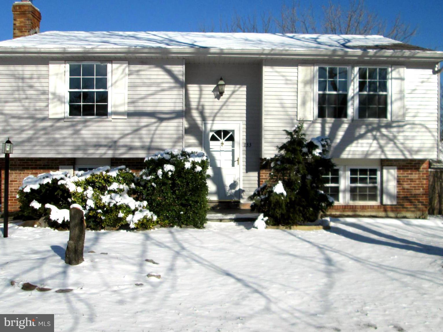 133 North Ithaca Road Sterling, VA 20164 - Photo 1 of 28 Exterior (Front)