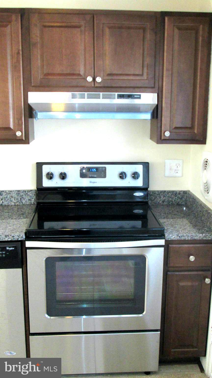 133 North Ithaca Road Sterling, VA 20164 - Photo 13 of 28 Kitchen