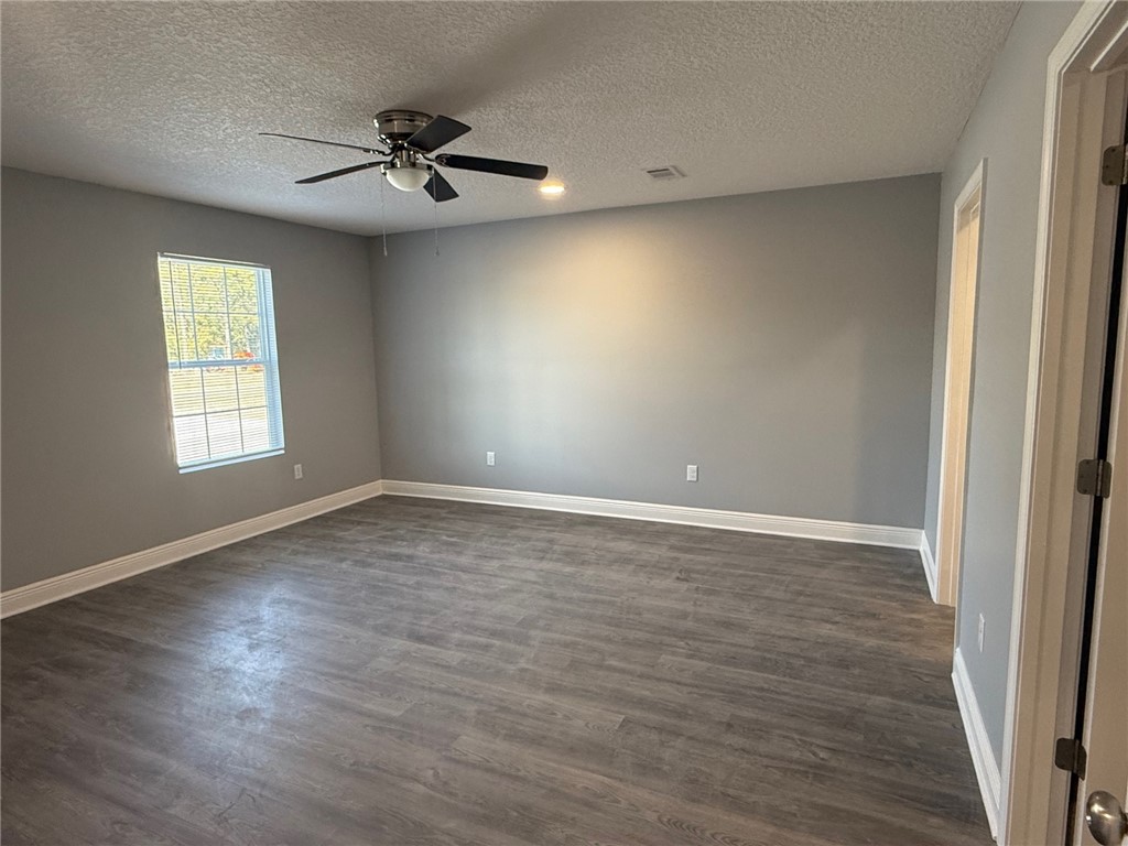 72 Hawks Way Waynesville, GA 31566 - Photo 8 of 12