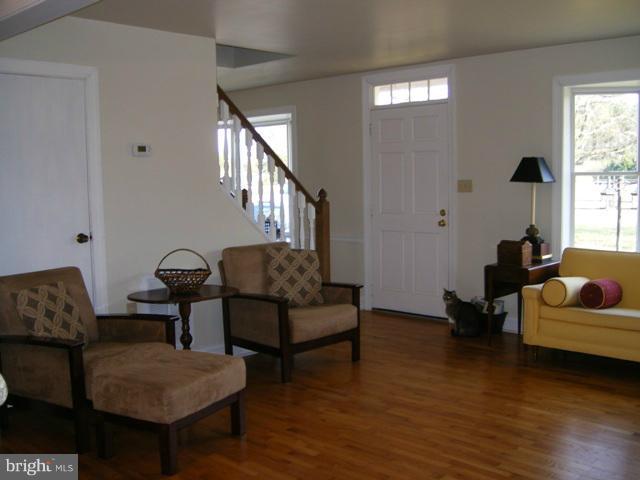 8200 New Bridge Road Denton, MD 21629 - Photo 5 of 13 Living Room