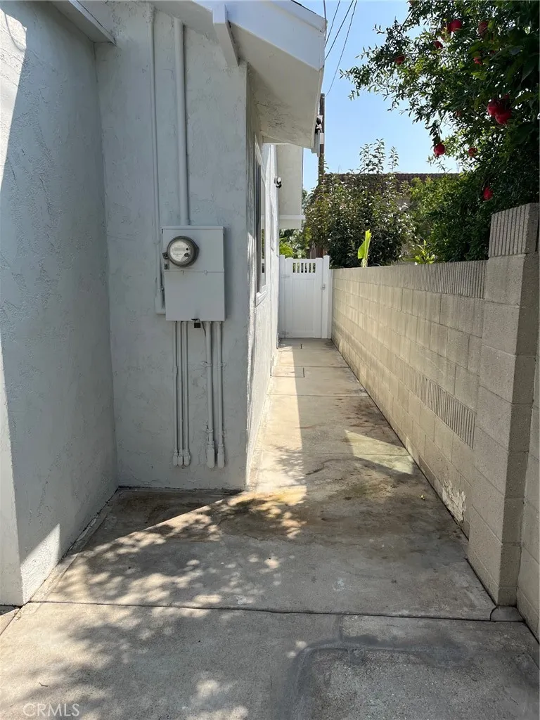 515 Alexander Street Glendale, CA 91203 - Photo 6 of 15 a view of a house with a yard