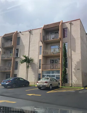 $2,000 | 4841 Northwest 7th Street, Unit 2014, Miami, FL 33126