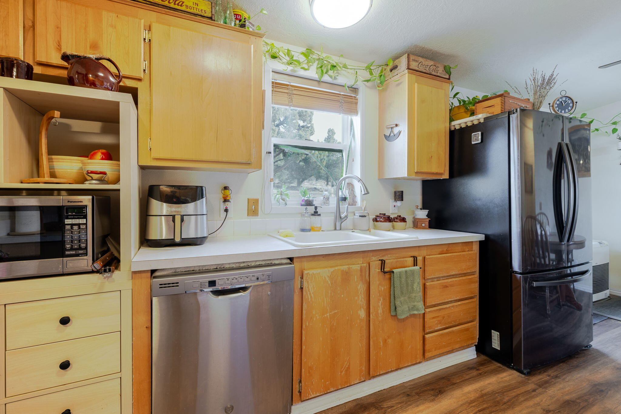 21070 Robin Avenue Bend, OR 97703 - Photo 16 of 62 8-web-or-mls-21070 Robin Avenue Interior