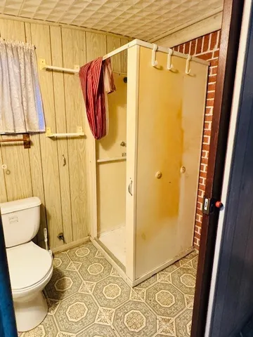 a bathroom with a tub