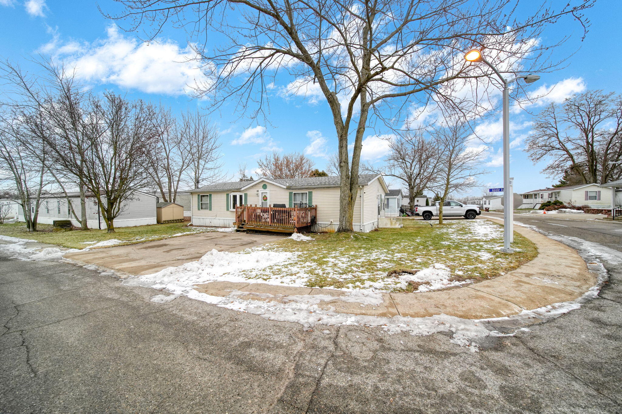 2735 South Wagner Road, Unit 22 Ann Arbor, MI 48103 - Photo 21 of 25 26-web-or-mls-DSC02190_HDR