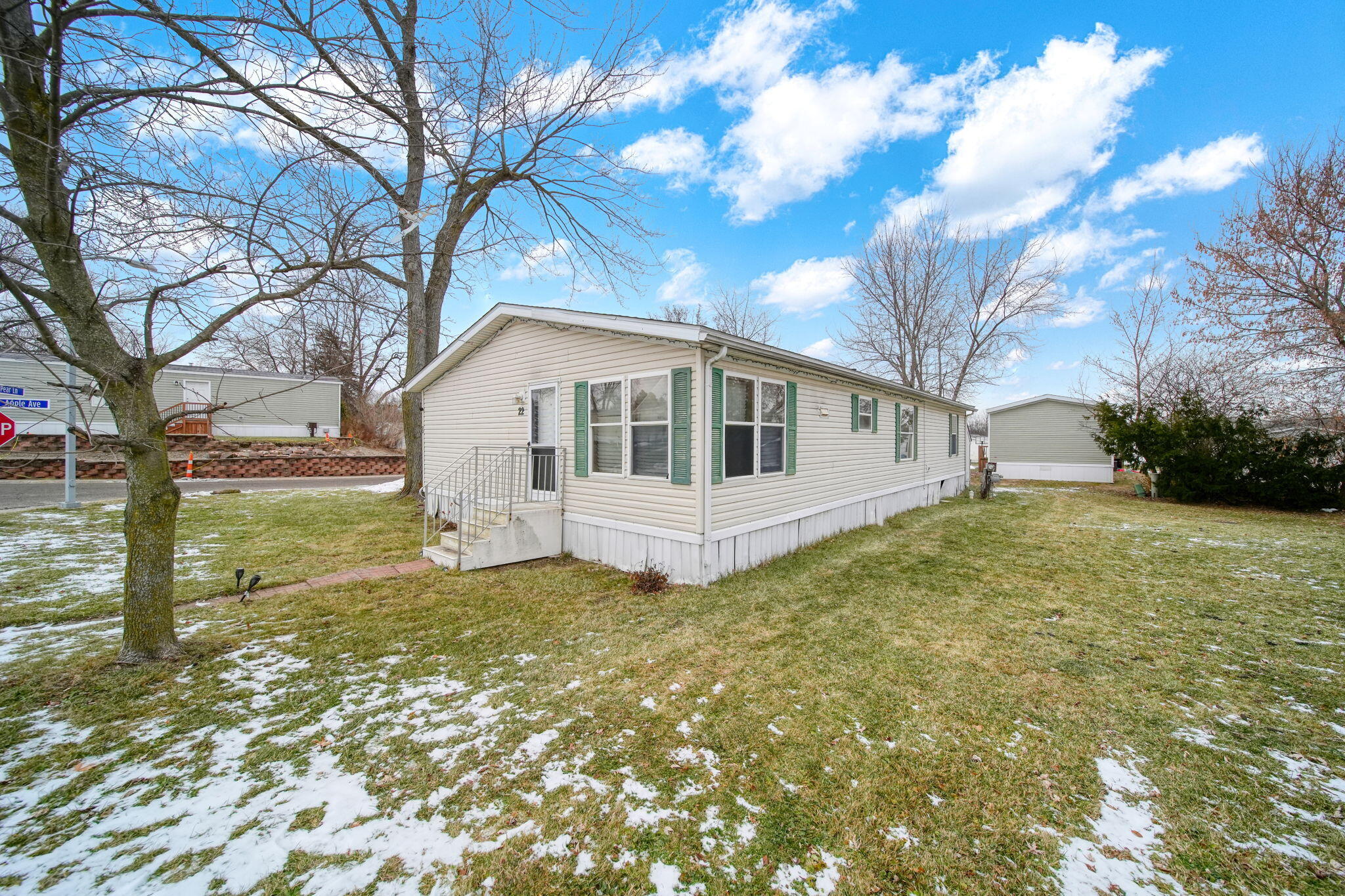 2735 South Wagner Road, Unit 22 Ann Arbor, MI 48103 - Photo 23 of 25 28-web-or-mls-DSC02200_HDR