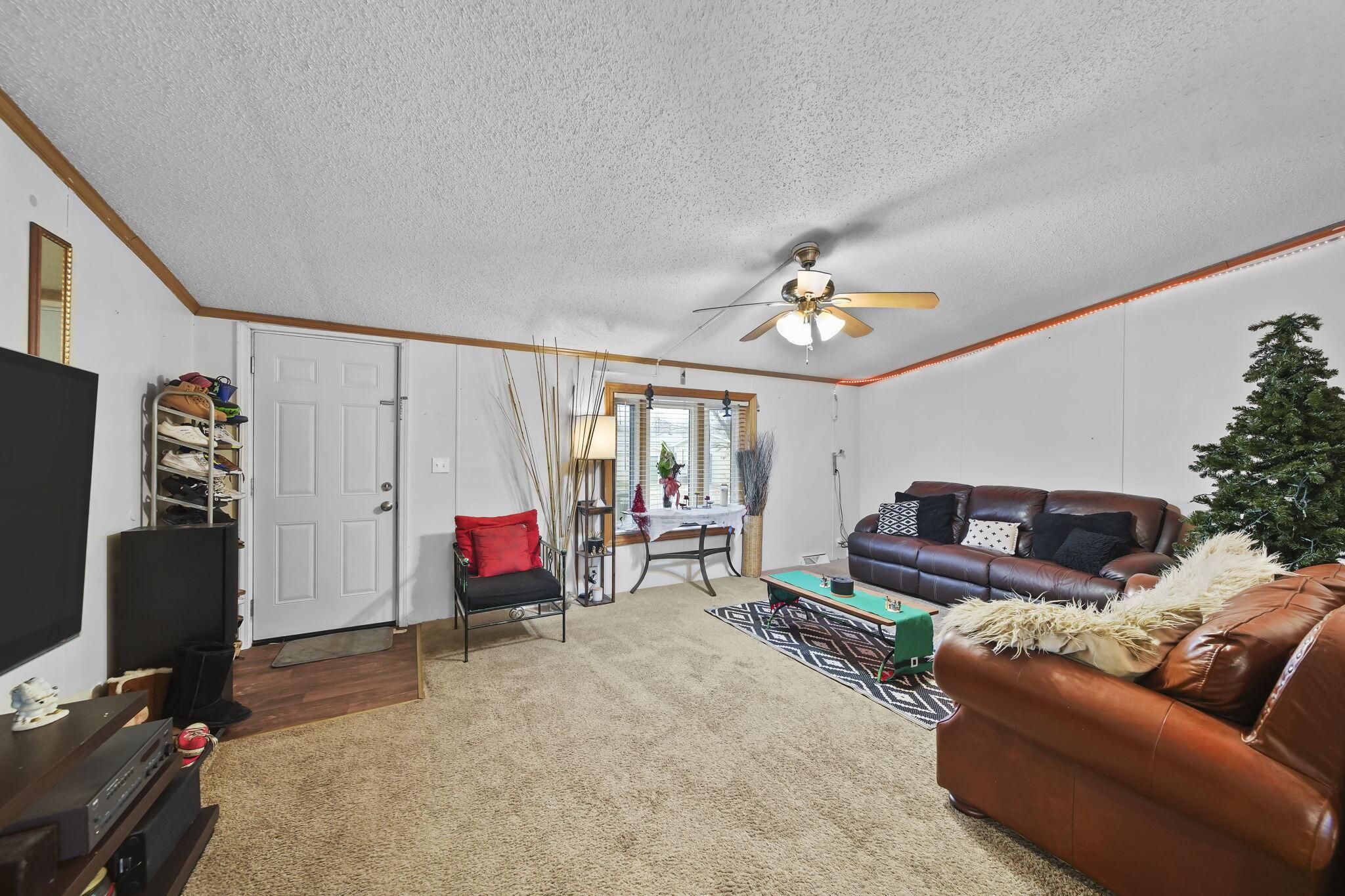 2735 South Wagner Road, Unit 22 Ann Arbor, MI 48103 - Photo 4 of 25 7-web-or-mls-DSC02054