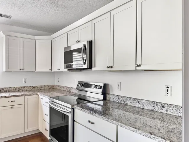 $370,000 | 15 Wheatfield Drive, Summerville, SC 29485