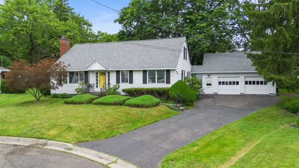 $239,000 | 2801 University Circle, Endicott, NY 13760