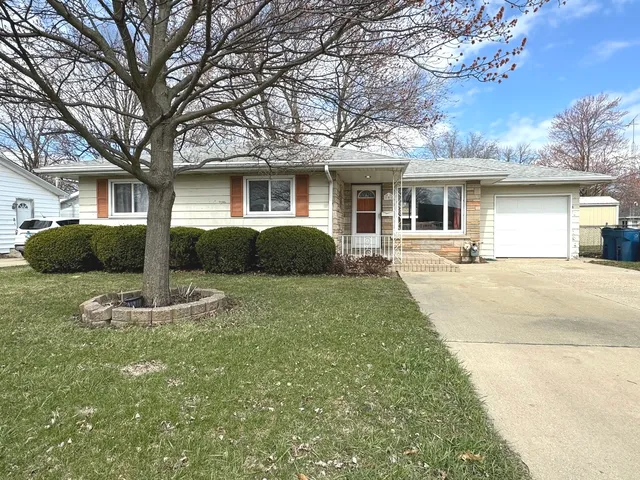 $169,900 | 505 West Brookmont Boulevard, Bradley, IL 60915