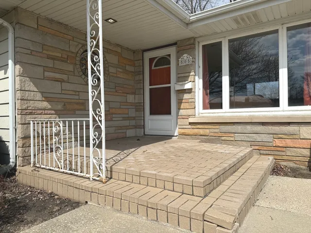 $169,900 | 505 West Brookmont Boulevard, Bradley, IL 60915