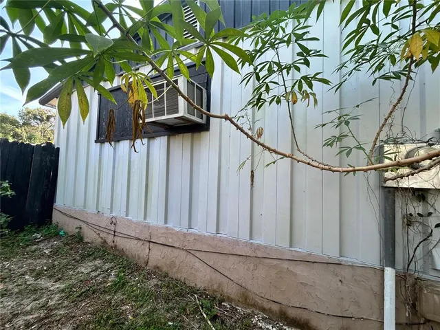 a view of a yard in a yard