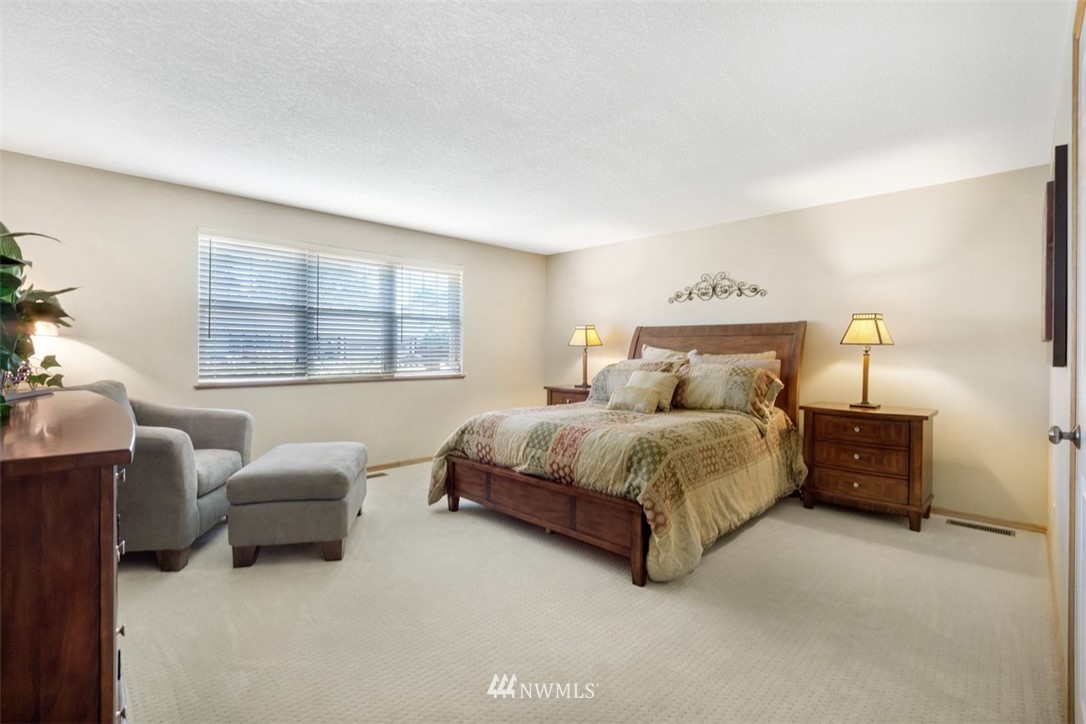 14661 Southeast 173rd Street Renton, WA 98058 - Photo 9 of 25 Gallery Image 9