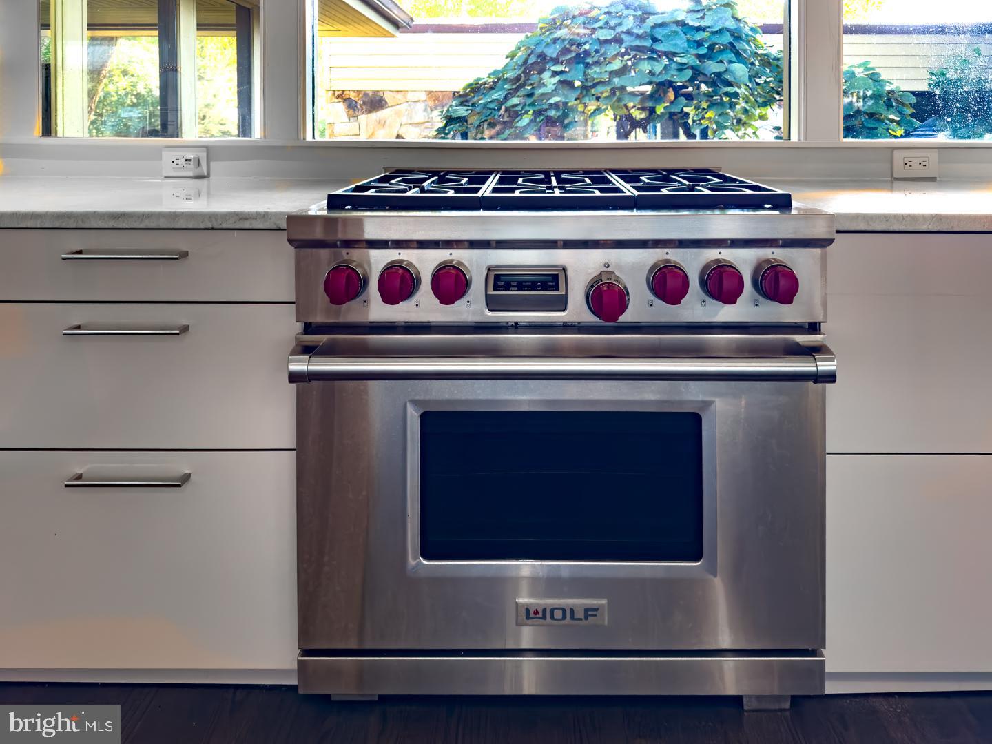 3207 Bennett Point Road Queenstown, MD 21658 - Photo 19 of 69 a close view of a stove top oven