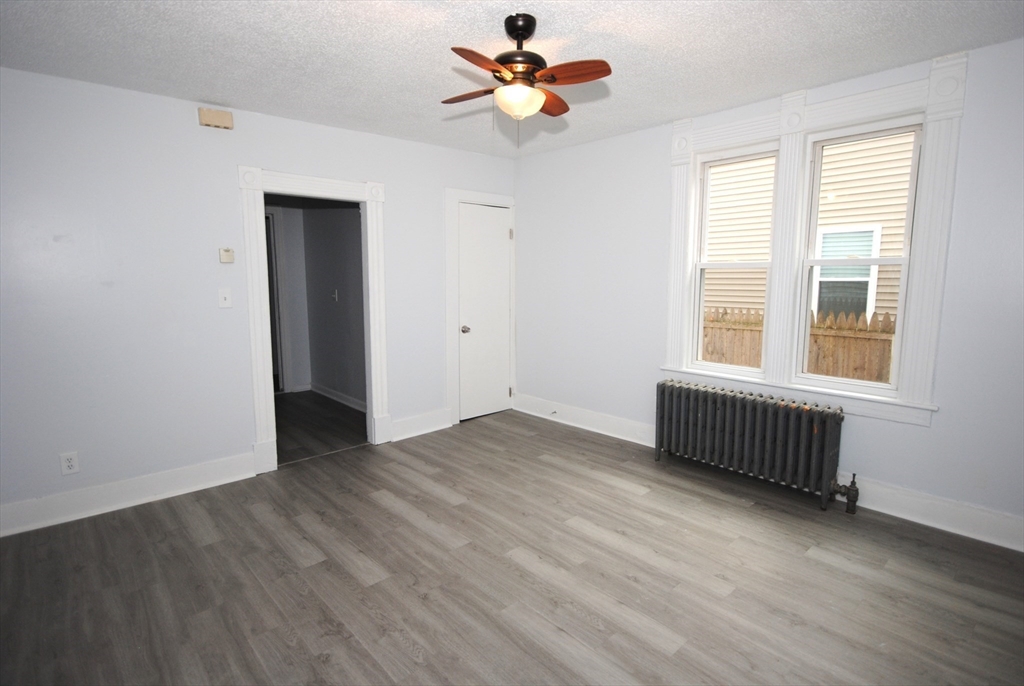 72 Hall Street Springfield, MA 01108 - Photo 9 of 39