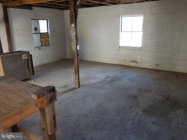 2831 Oakland Road Dover, PA 17315 - Photo 4 of 13 Gallery Image 4