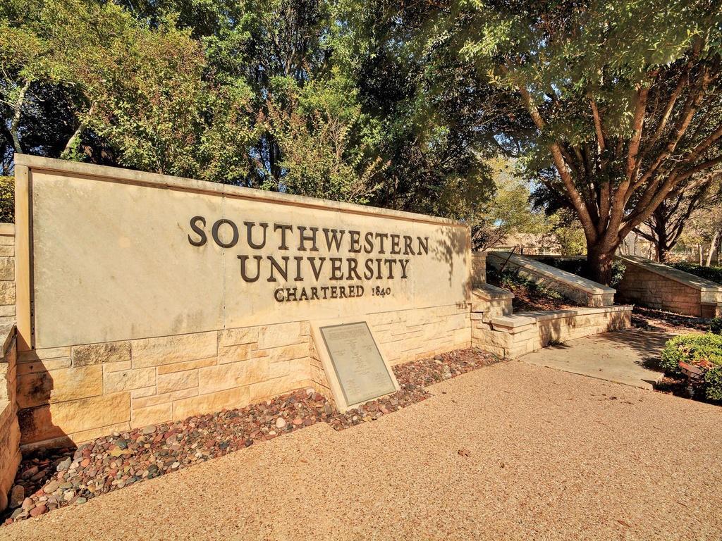 108 Rio Vista Drive Georgetown, TX 78626 - Photo 34 of 36 View of community sign