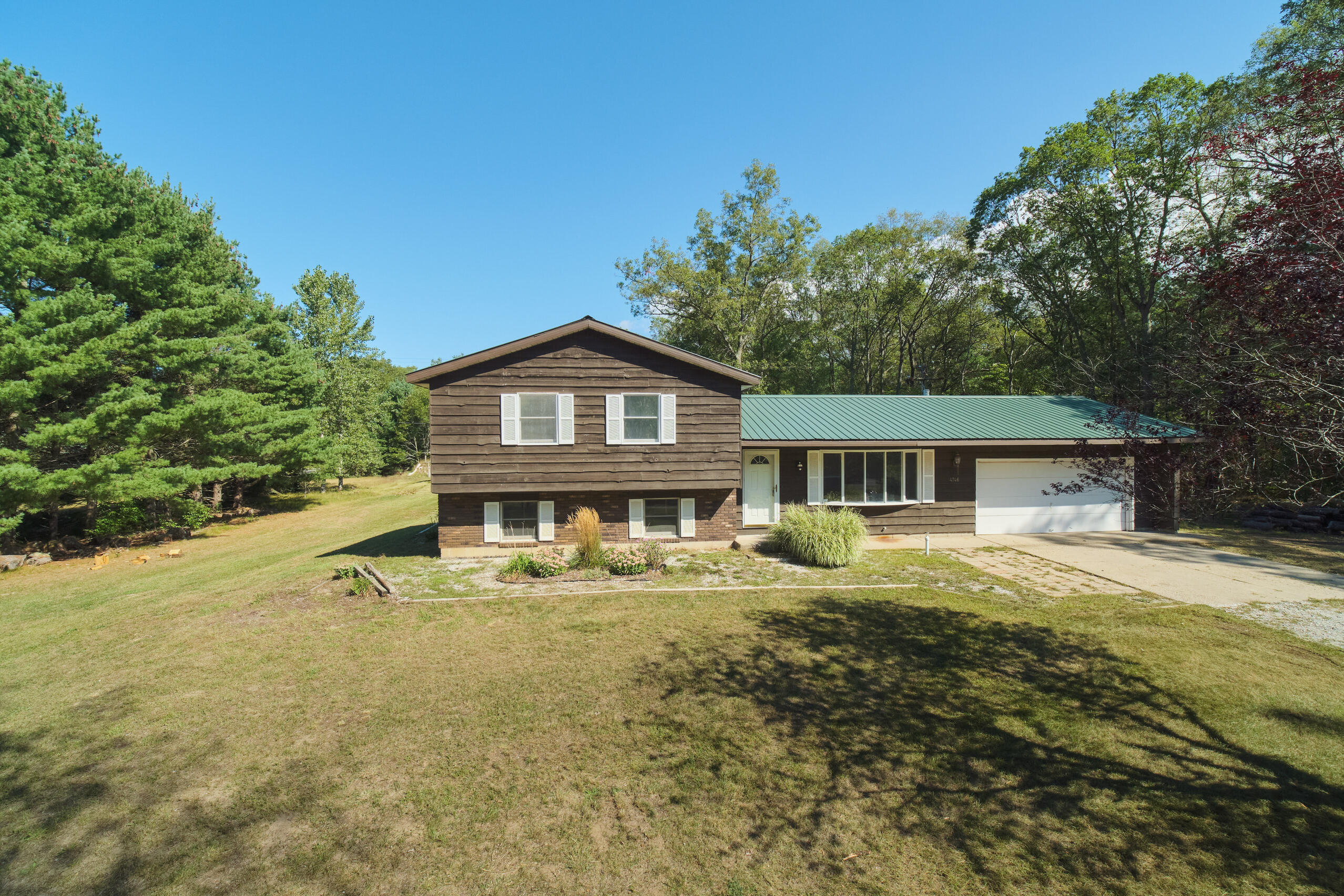 4746 West River Road Muskegon, MI 49445 - Photo 4 of 46 4746_W_River_Rd-46