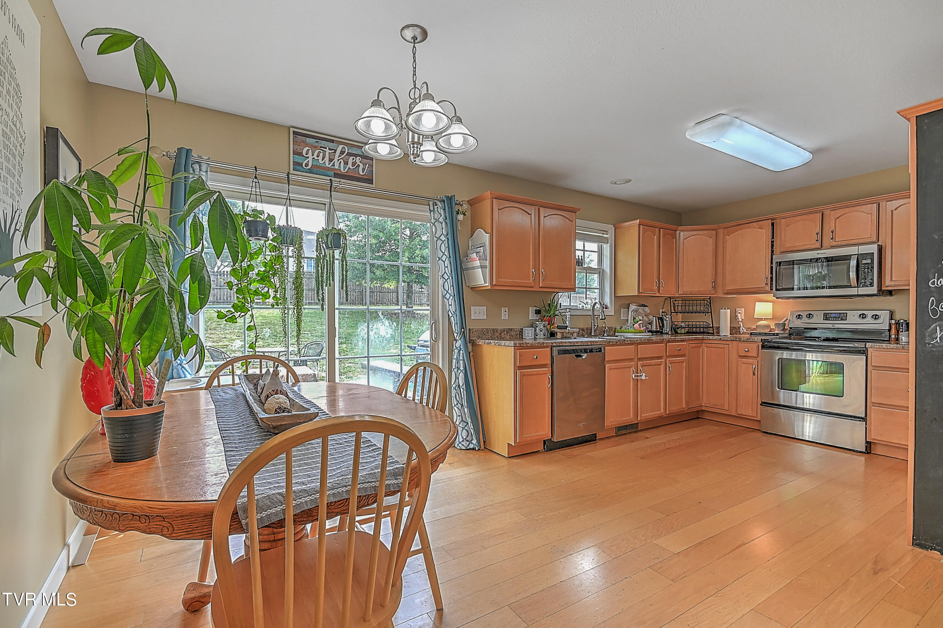 246 Walkers Bend Road Gray, TN 37615 - Photo 12 of 33 Dining Area to Kitchn