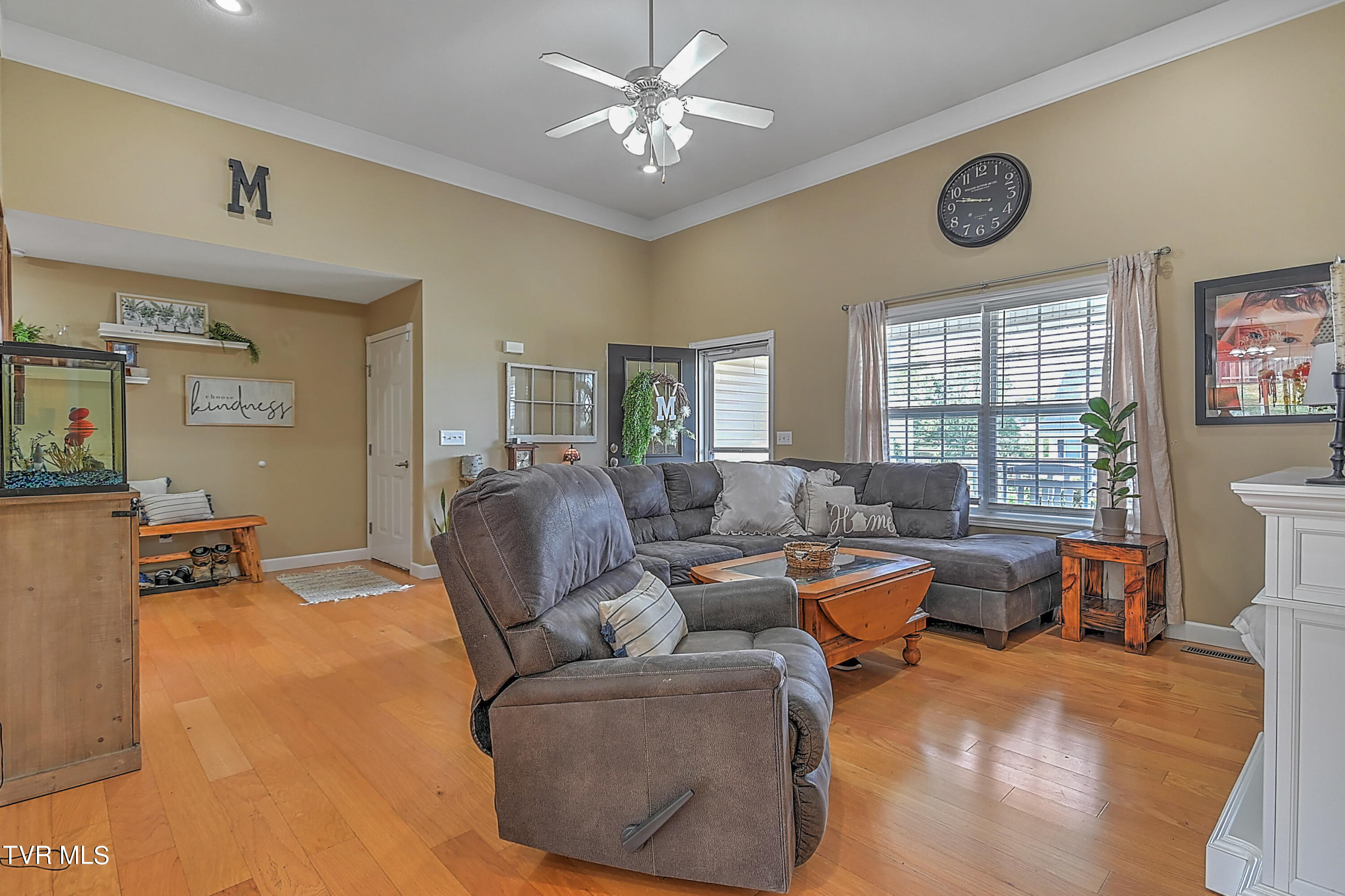 246 Walkers Bend Road Gray, TN 37615 - Photo 6 of 33 Huge Open Living Room