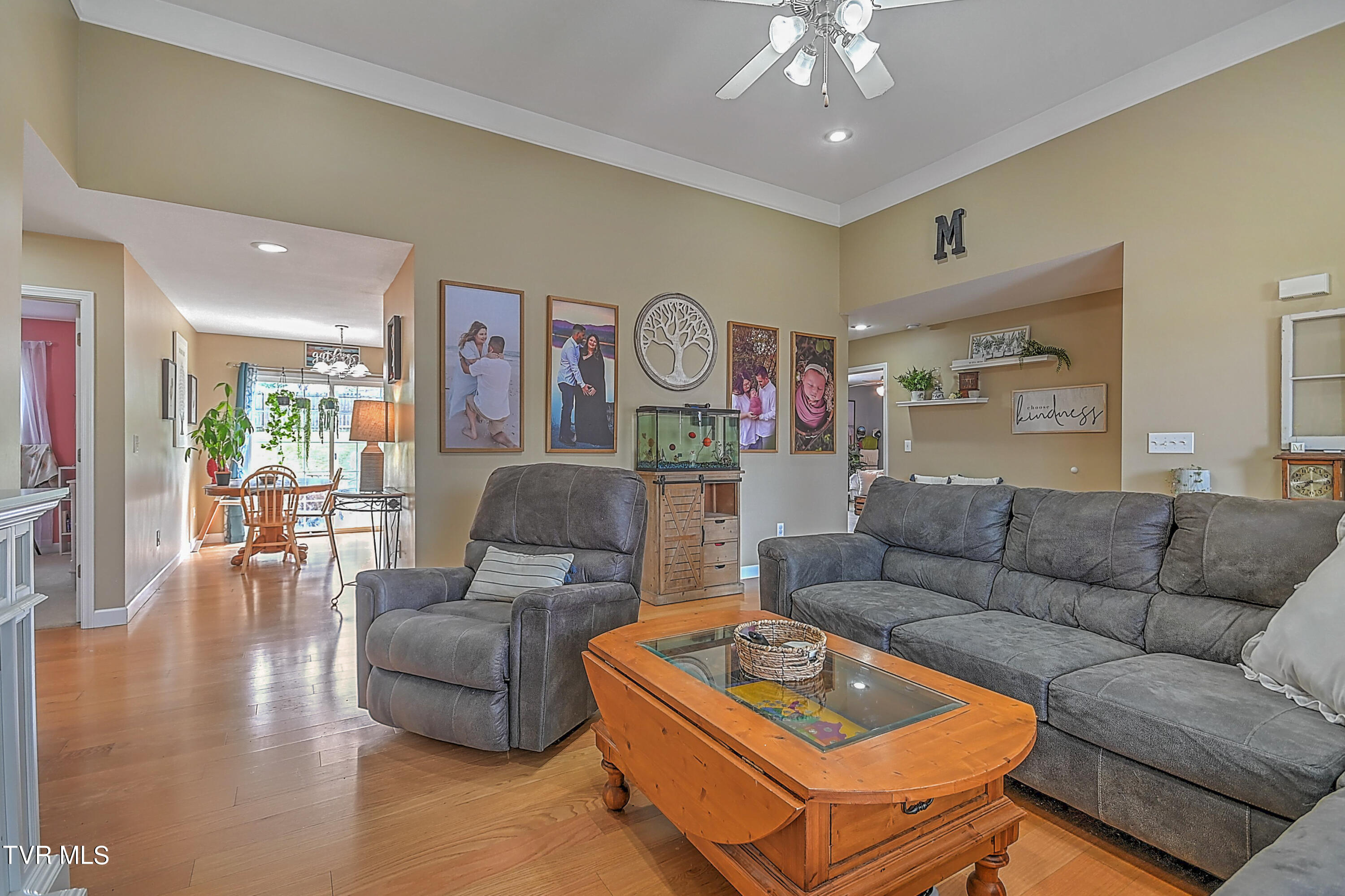 246 Walkers Bend Road Gray, TN 37615 - Photo 7 of 33 Huge Open Living Room