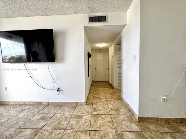 a view of a utility room